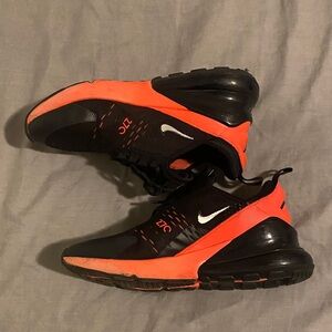 Women’s Nike Air 270